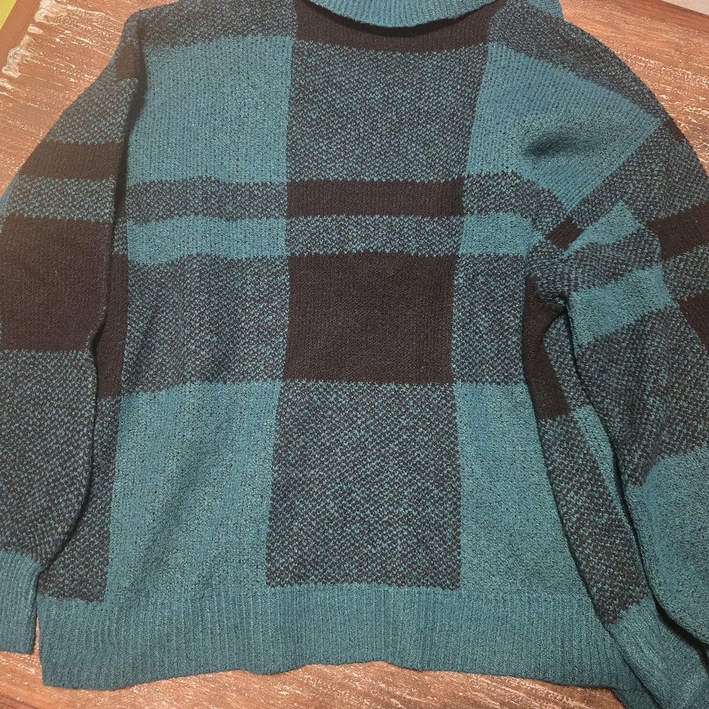 Cato Women's Teal and Black Checkered Crewneck Sweater